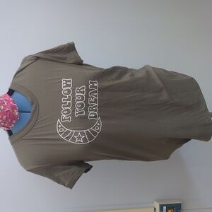 Lularoe Liv t follow your dreams